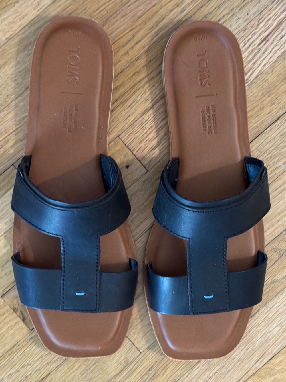 TOMS Black Leather Slip-On Sandal w Cushioned Footbed, Square Toe